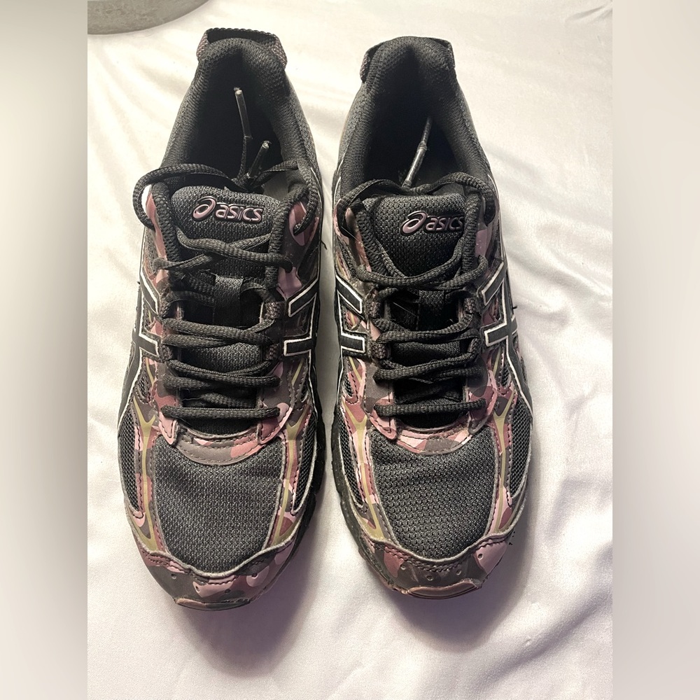 Oasics purple camo women’s shoes. Size 9. Worn once